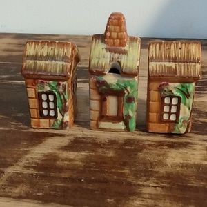 1940 Price Brothers Cottagewear salt and pepper shaker and condiment